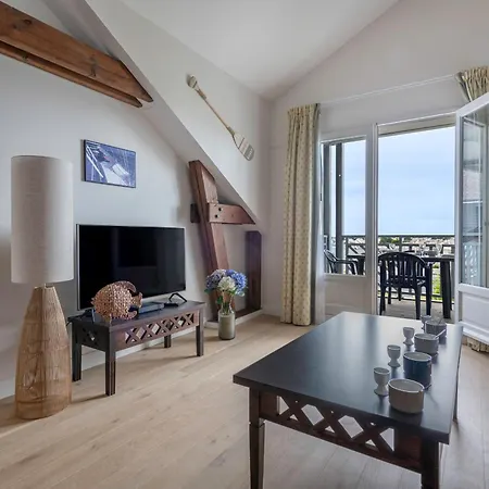 Duplex Avec Balcon, Piscine Et Acces Pour 4 *