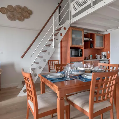 Duplex Avec Balcon, Piscine Et Acces Pour 4