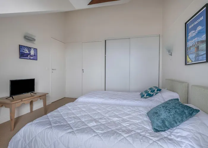 Apartman Duplex Avec Balcon, Piscine Et Acces Pour 4