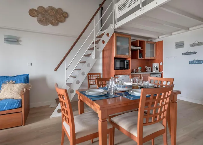 Duplex Avec Balcon, Piscine Et Acces Pour 4